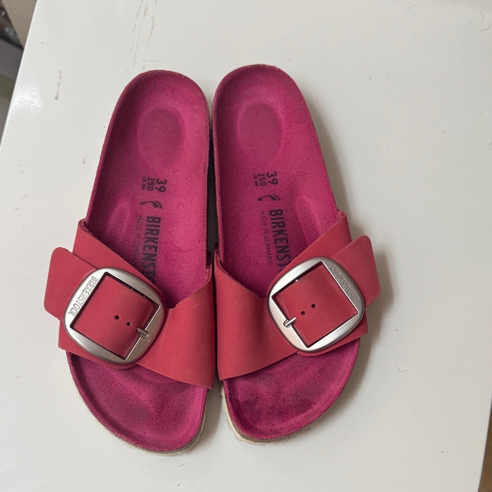 Birkenstock Woman’s  Fuchsia Sandals with Buckle